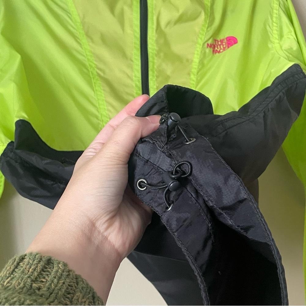 The North Face Windbreaker Packable PINK + GREEN kermit colored vintage XS - Picture 7 of 16